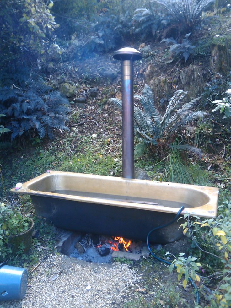 beafb5a03635f1002b231cd10642b1f3--outdoor-bathtub-outdoor-showers.jpeg