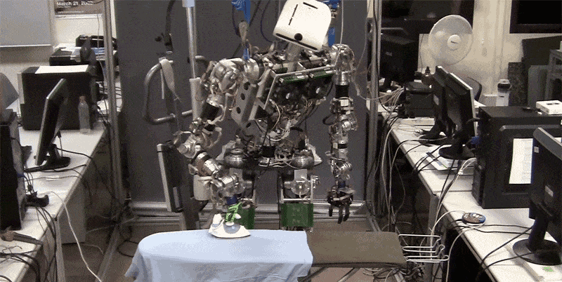 ironing-robot.gif
